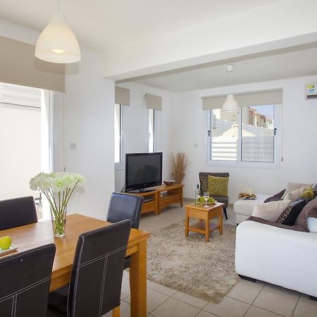 פרוטאראס Villa Clematis מראה חיצוני תמונה