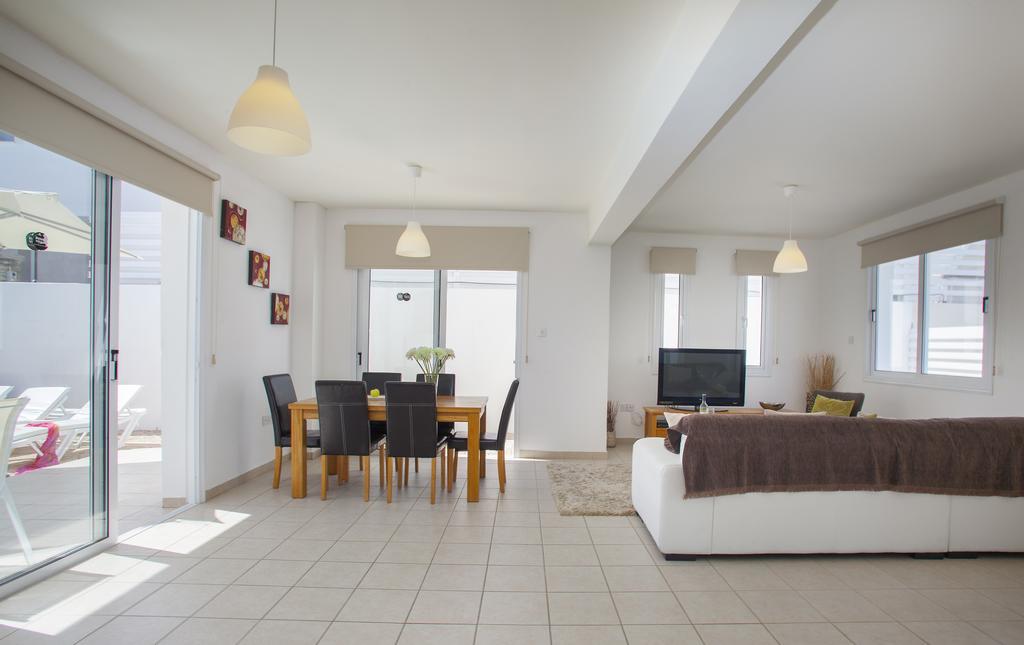 פרוטאראס Villa Clematis מראה חיצוני תמונה