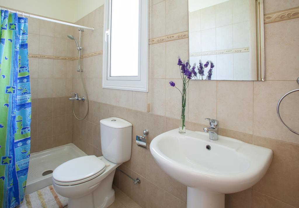 פרוטאראס Villa Clematis מראה חיצוני תמונה